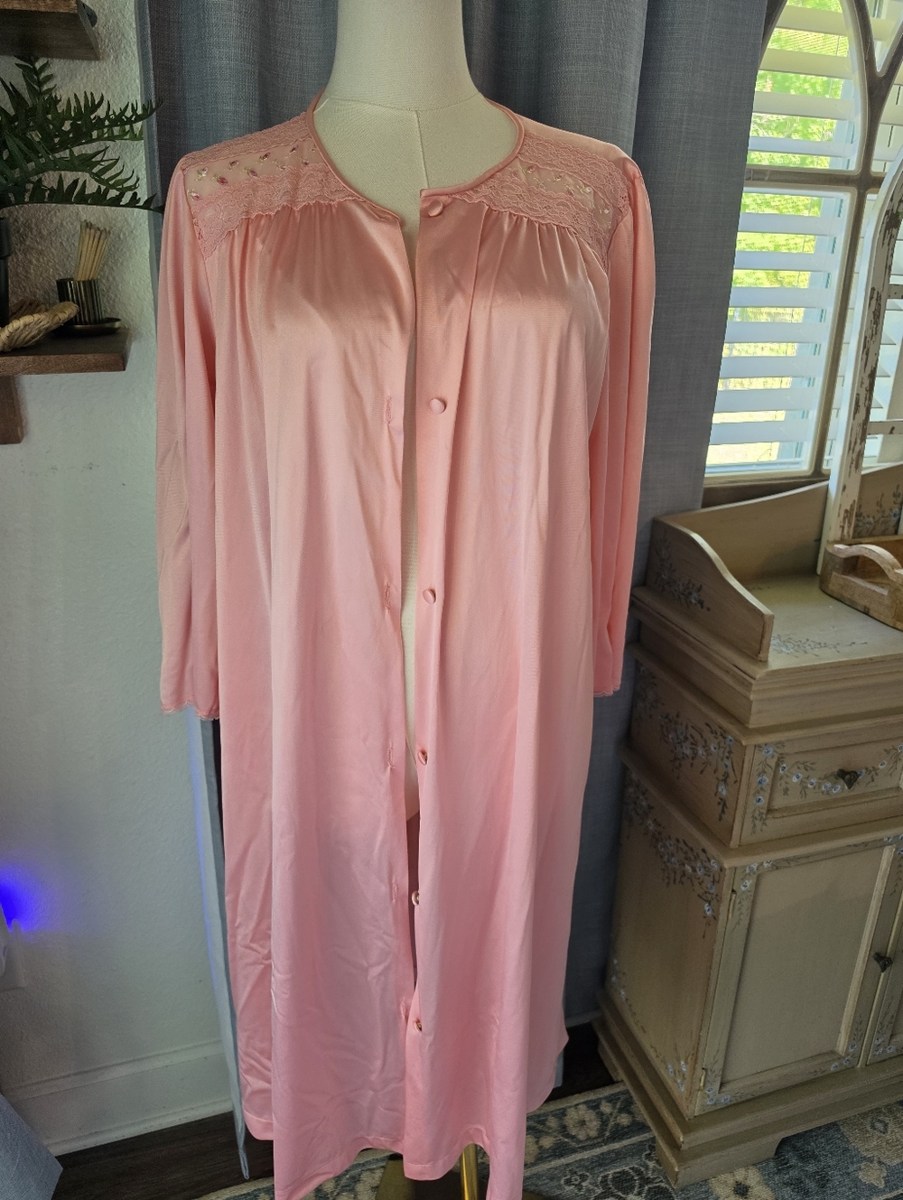 Vintage Vanity Fair Robe